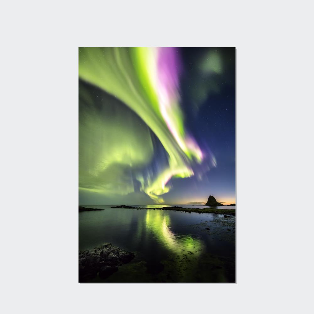 Aurora Borealis Aurora Borealis Dreams: Stunning Framed Canvas Print for Your Home